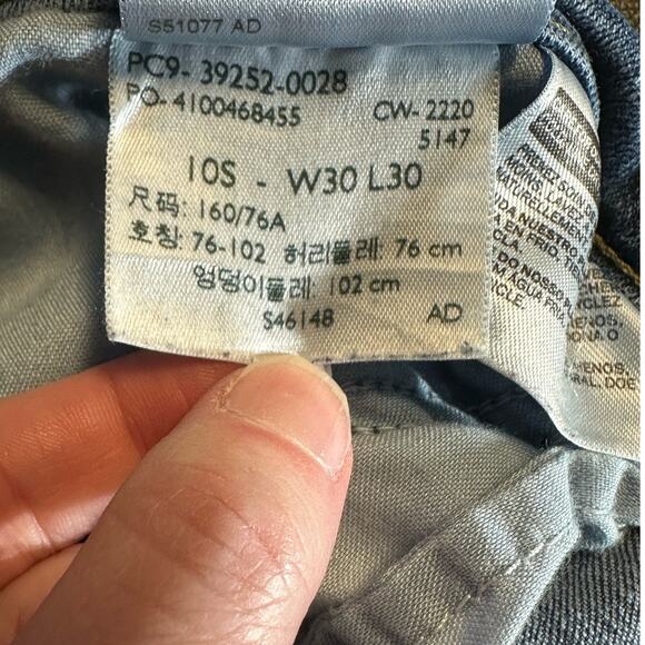 Levi's Medium Wash Classic Bootcut Jeans Size 30 - Picture 6 of 9